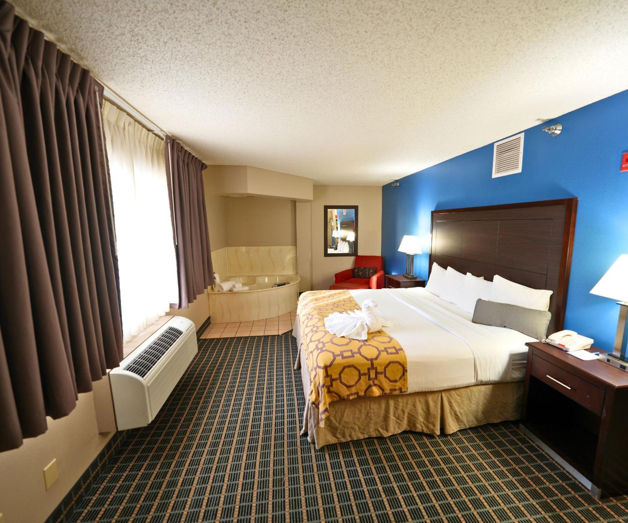 Baymont By Wyndham Marshalltown Exterior photo